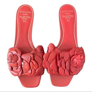 Valentino - Atelier Valentino Garavani - Red leather floral appliqué flat sandal